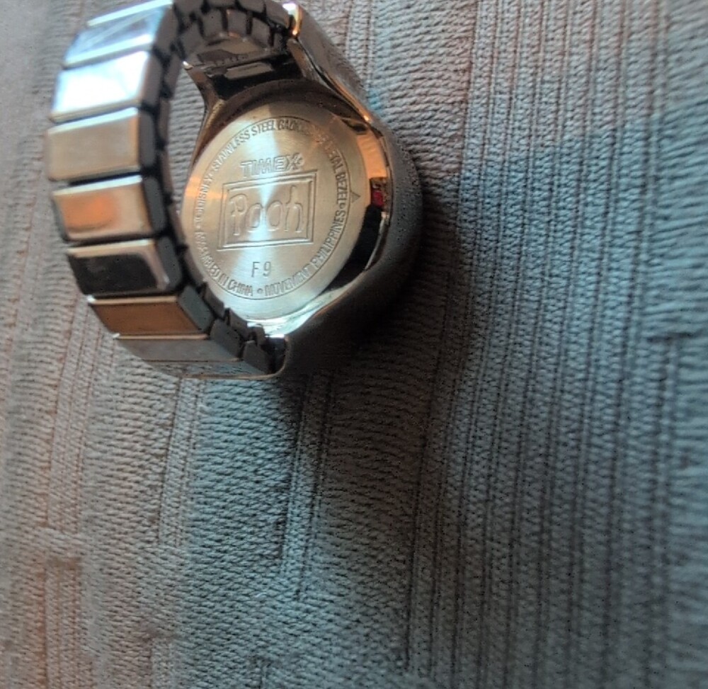 Timex Vintage 90s Winnie The Pooh Ring Watch - Picture 2 of 4
